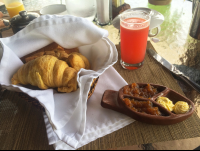 breakfast breadbasket  
 - Costa Rica