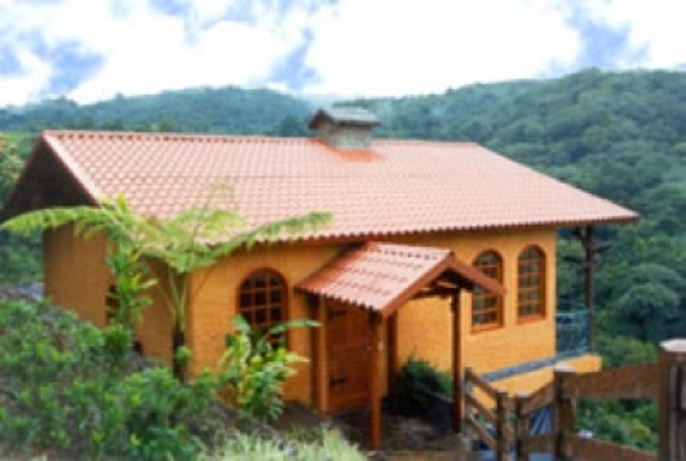 waterfall lodge
 - Costa Rica