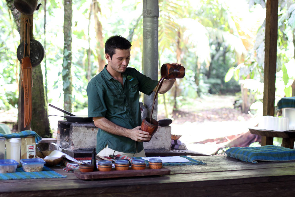 tirimbina cocoa drink mixing
 - Costa Rica