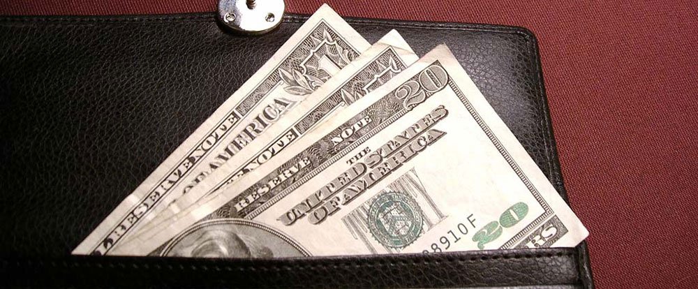 cash in wallet
 - Costa Rica
