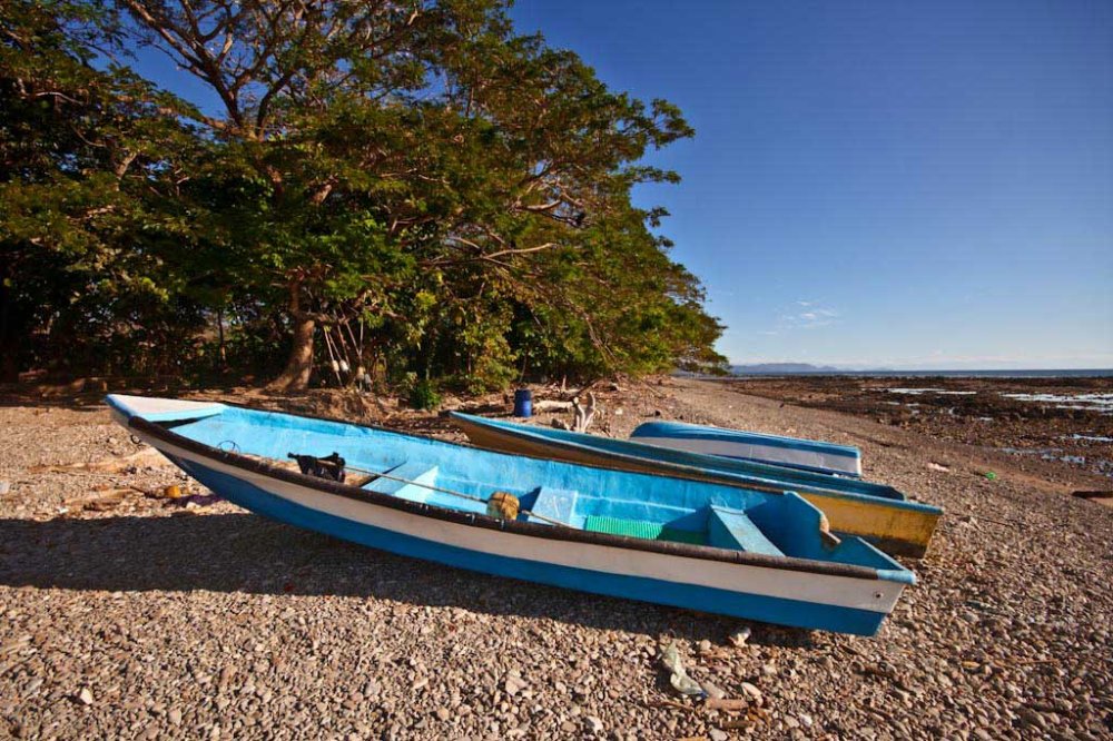 blue boat beach cabuya
 - Costa Rica