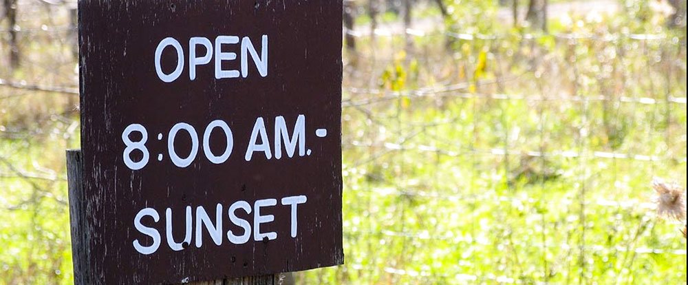 open sign business hours
 - Costa Rica