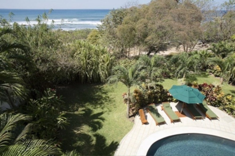 beachfront pool and views
 - Costa Rica