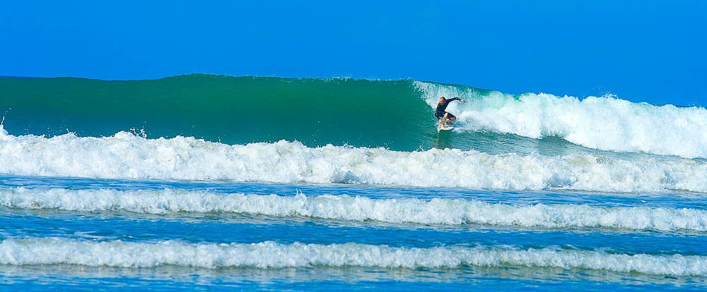 big waves playa el carmen santa teresa
 - Costa Rica
