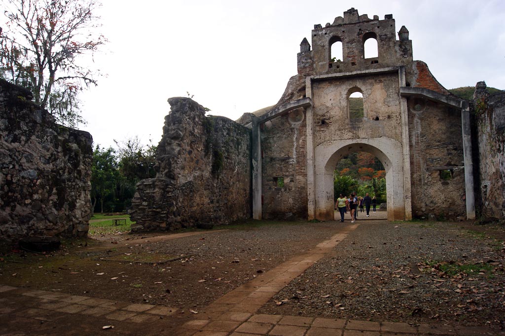 ujarras ruins  
 - Costa Rica