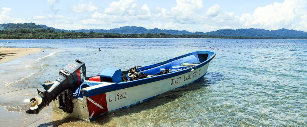 reef runner divers boat 
 - Costa Rica