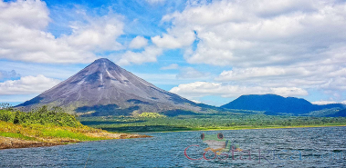 5 Day Volcanoes, Waterfalls & Rainforest Beach - Costa Rica