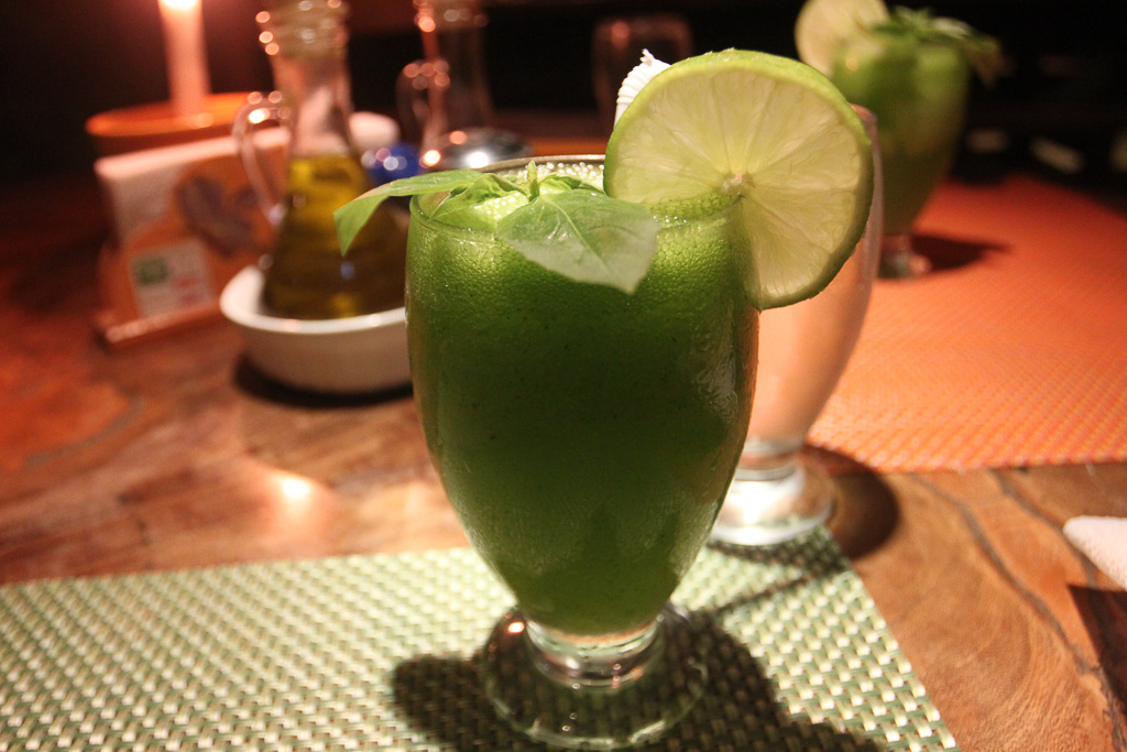 basil cocktail tierra y fuego 9.jpg