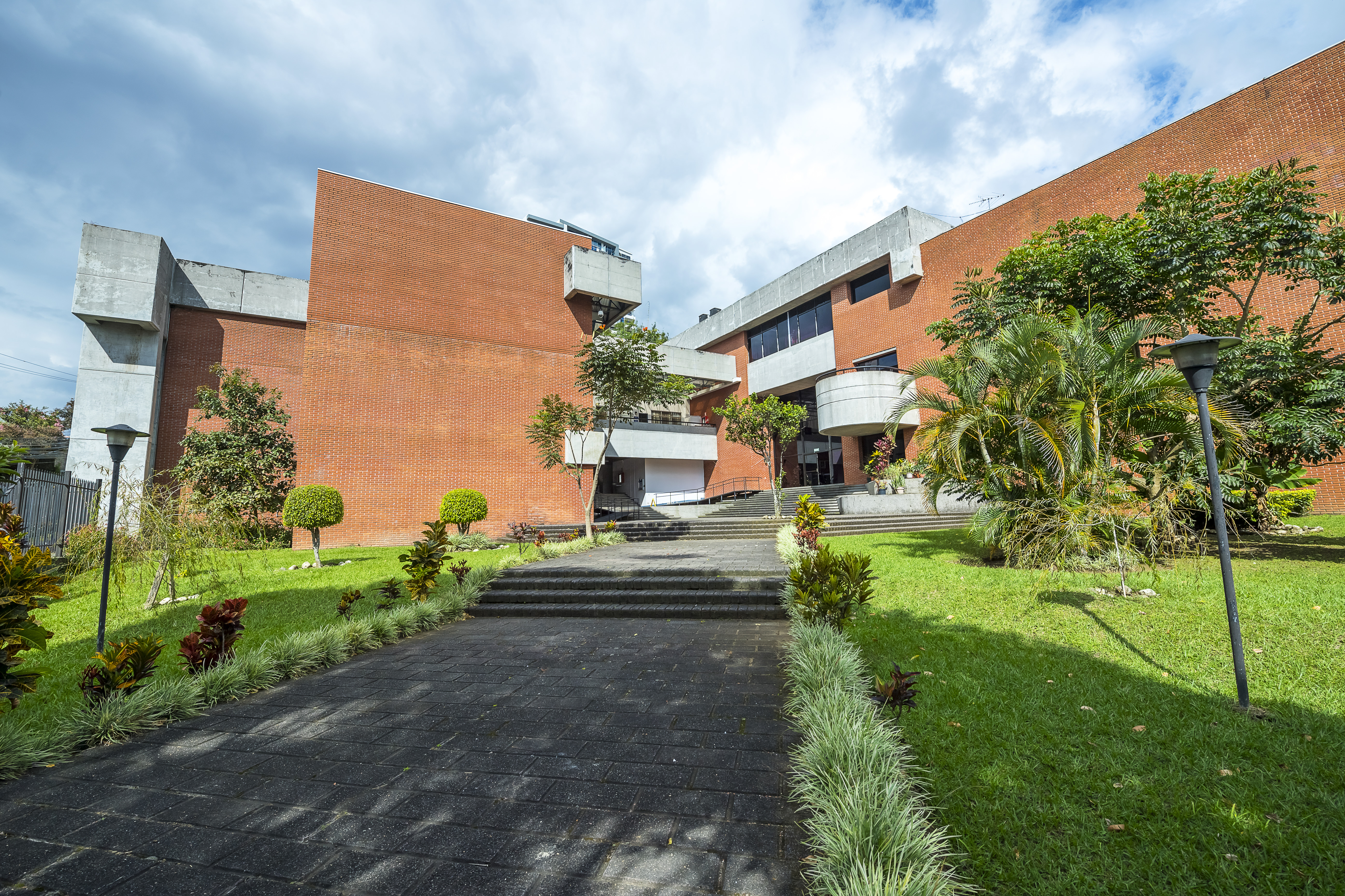 office buidling complex for lease or sale in los yoses view 007.jpg