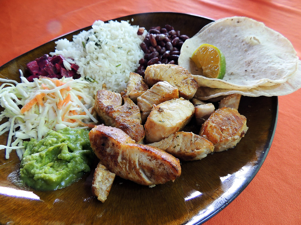 balu restaurant fish tacos 5.jpg