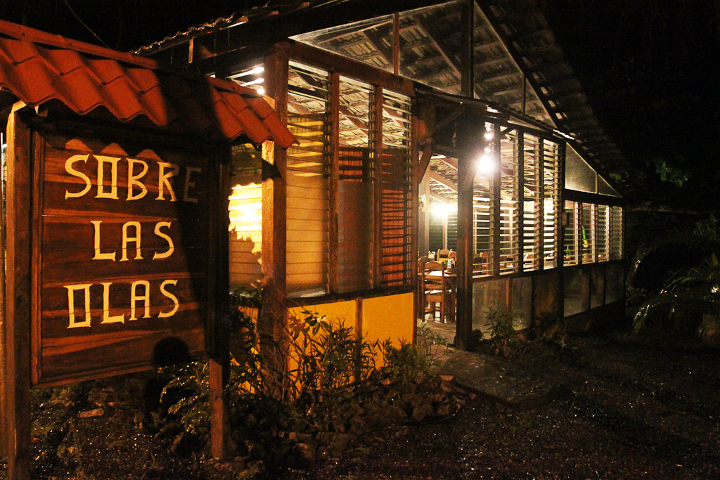 sobre las olas exterior 2.jpg