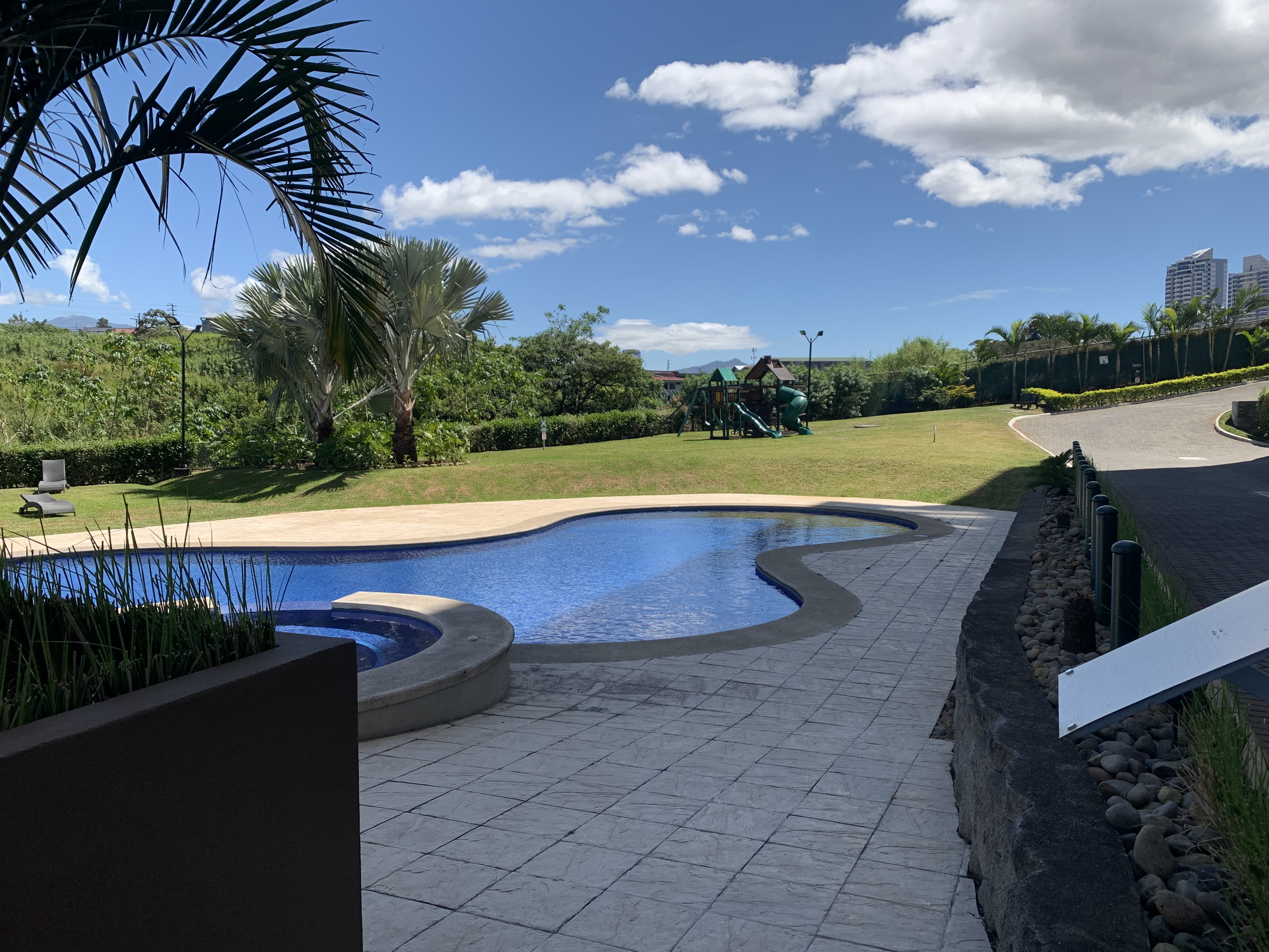 two story apartment for sale in a sabana complex view 012.jpg