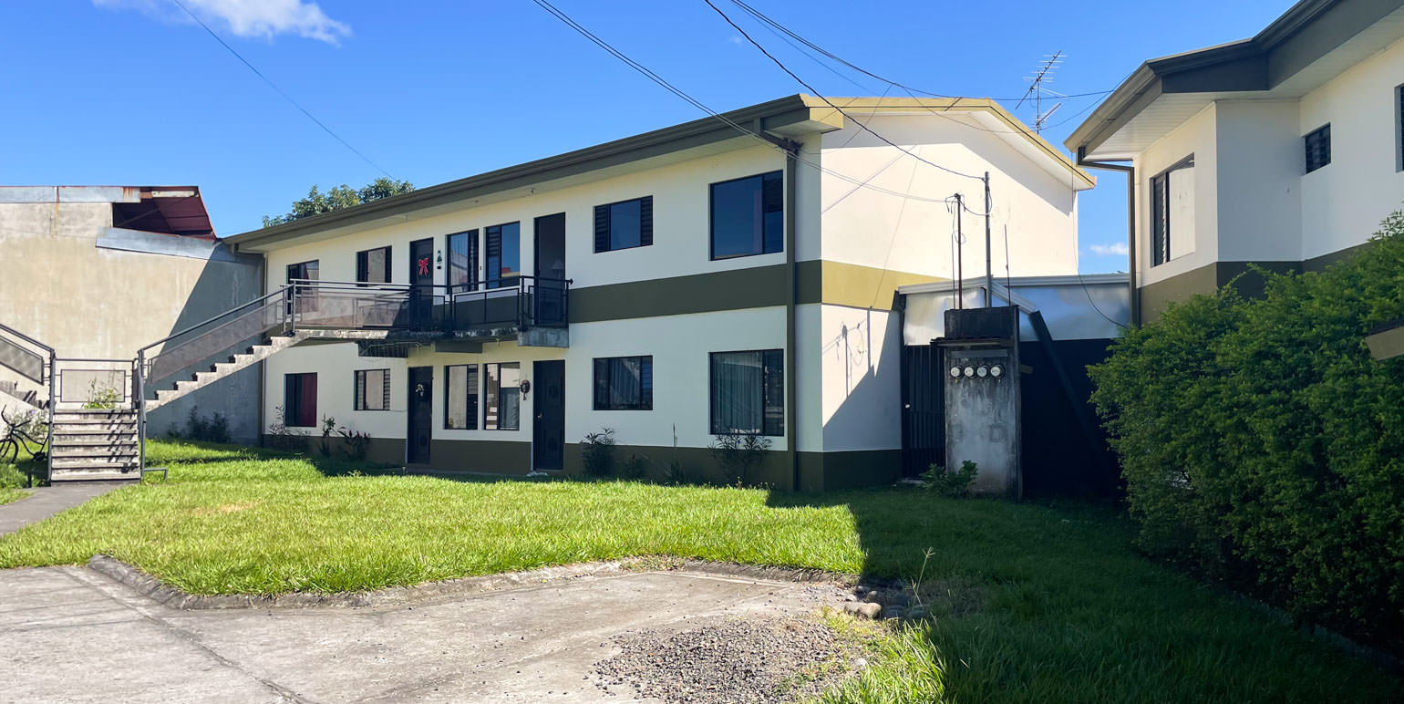 vacant apartment complex investment view 011.jpg