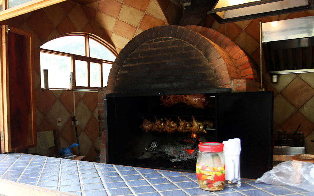 raulitos pollo roaster 2.jpg