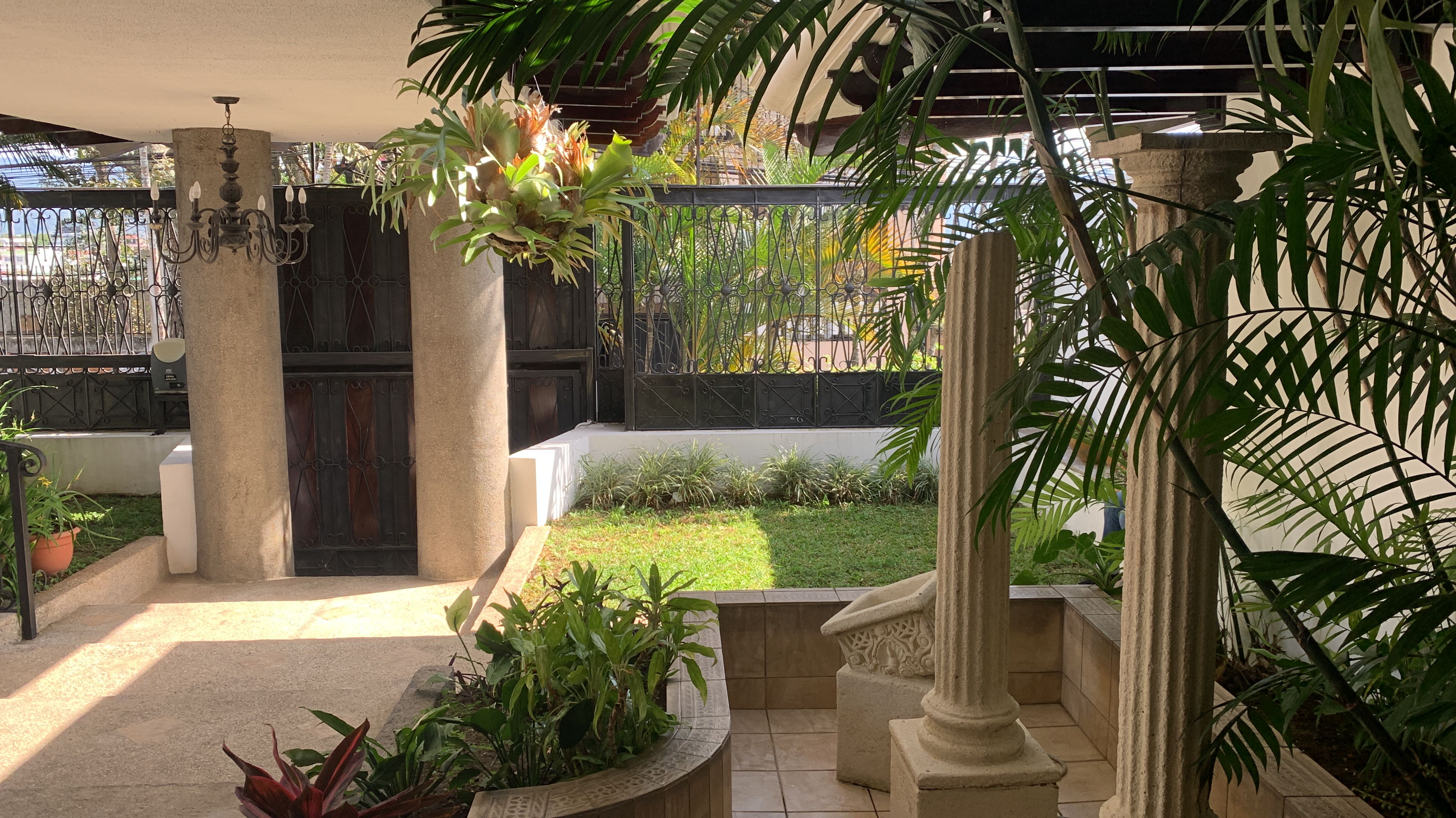 commercial use house for sale in san pedro view 023.jpg