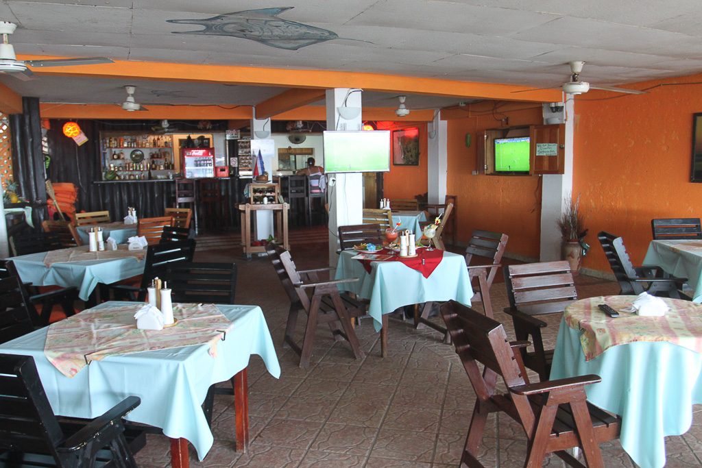 el ancla restaurant interior 6.jpg