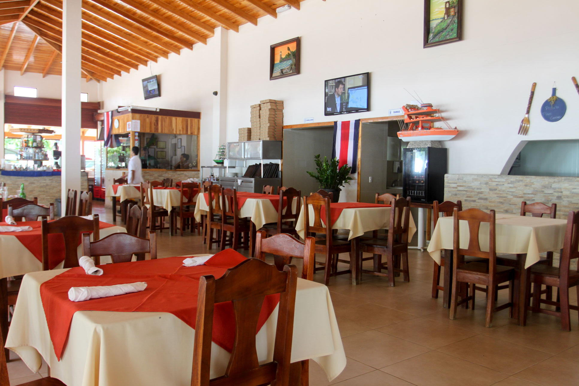Table Distribution Bar Restaurant Pizzeria Playa Carmen