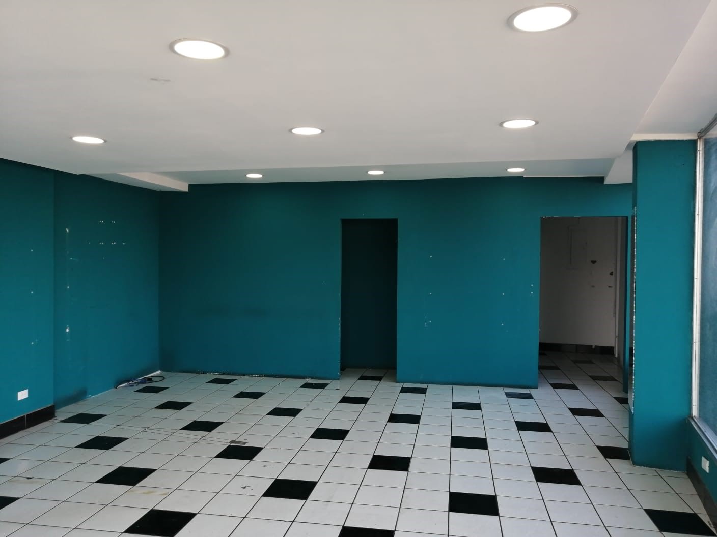 retail space in guadalupe shopping mall view 001.jpg
