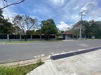 mixed used lot in santa ana view 002.jpg