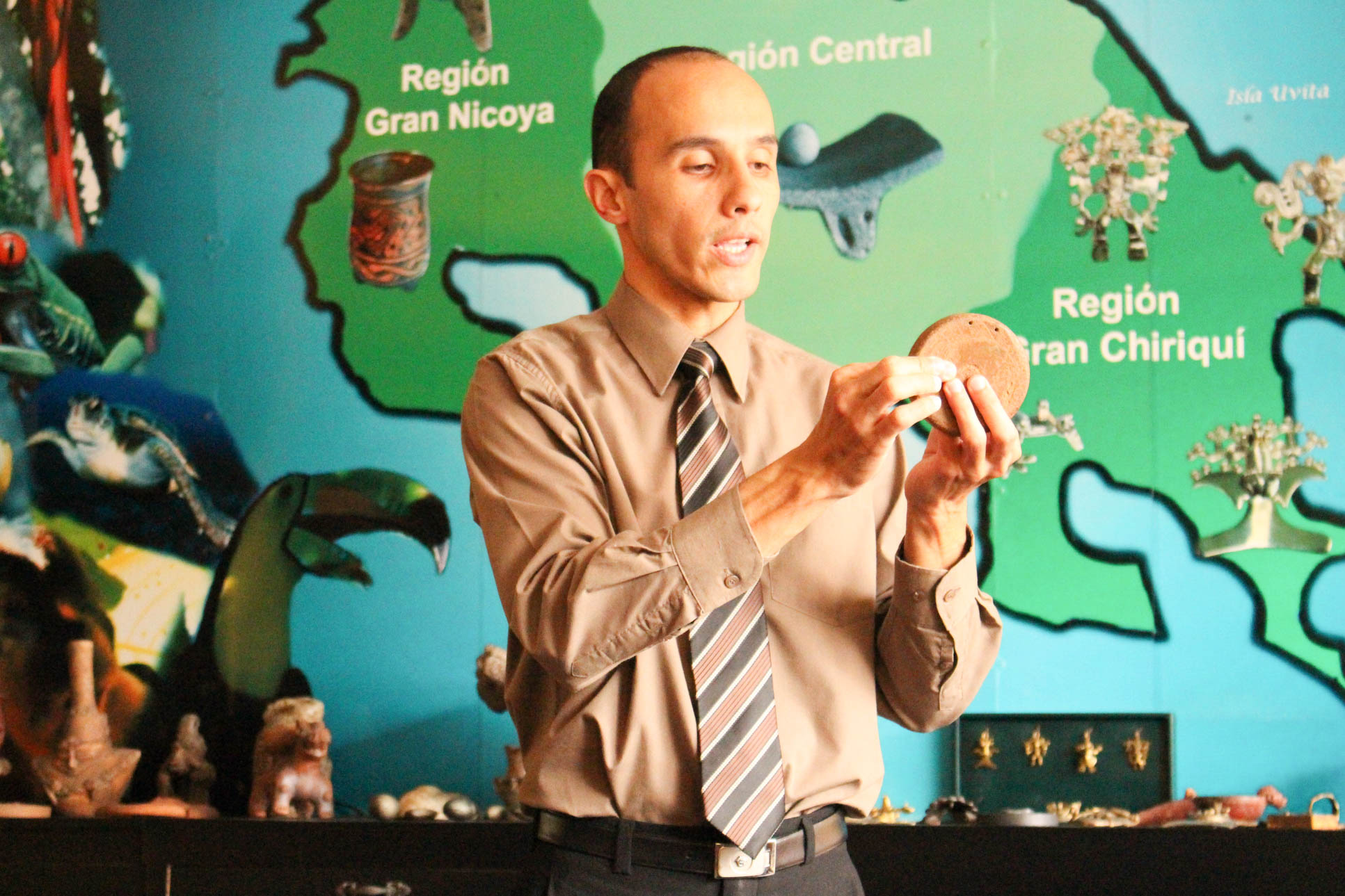 jewelry employee explaining 5.jpg