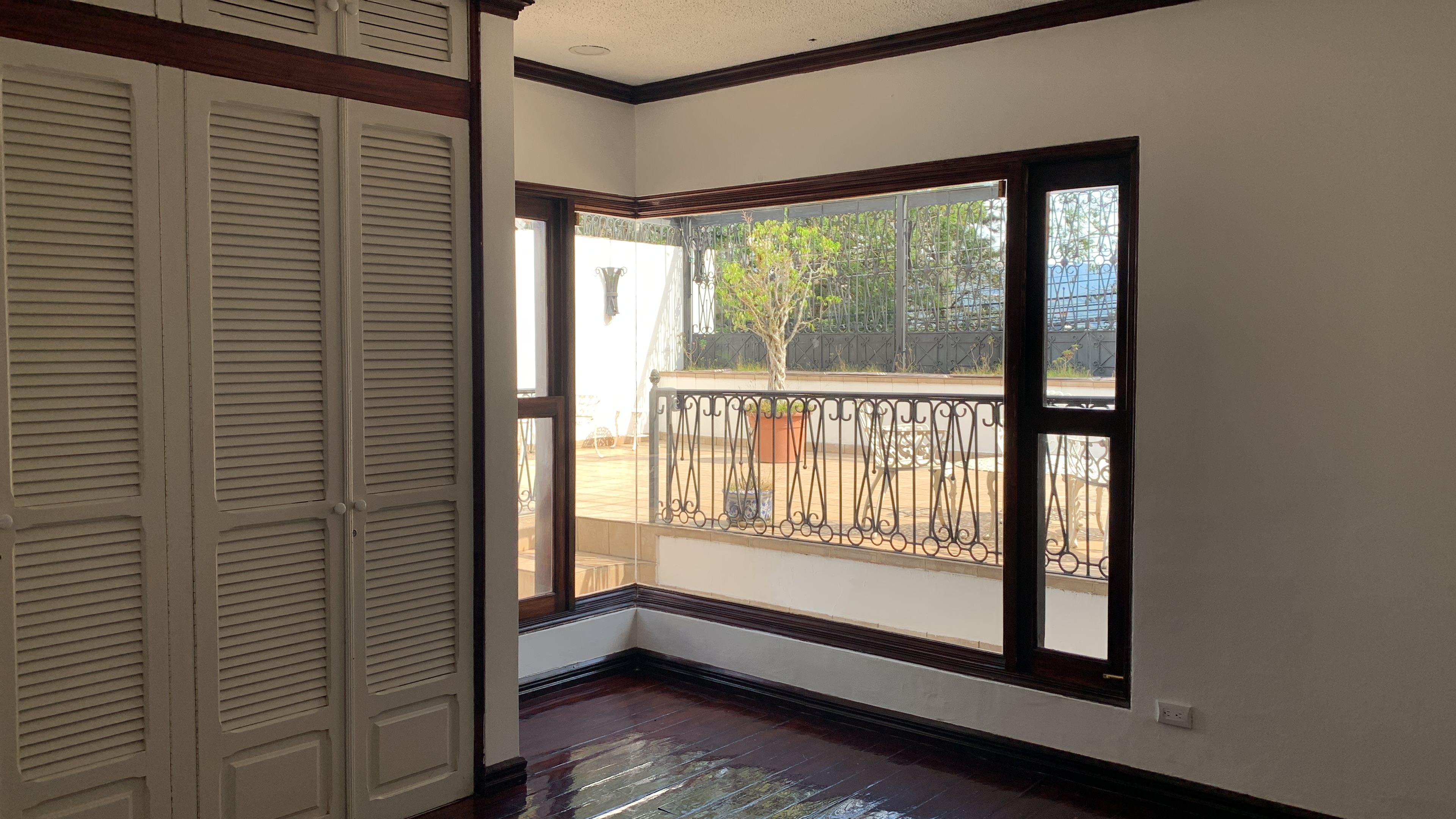 commercial use house for sale in san pedro view 018.jpg