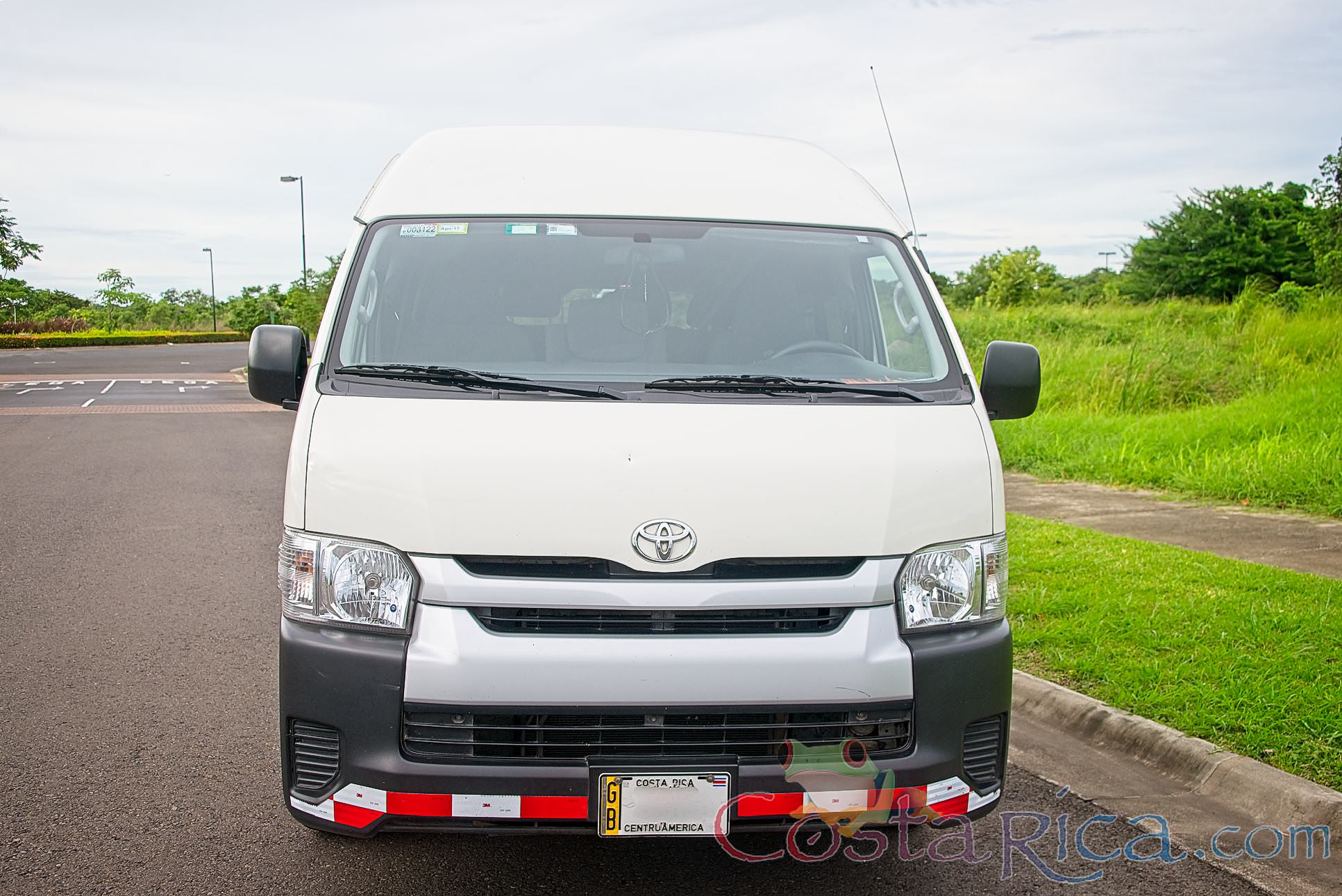 Hiace Alto Mini Van Front View