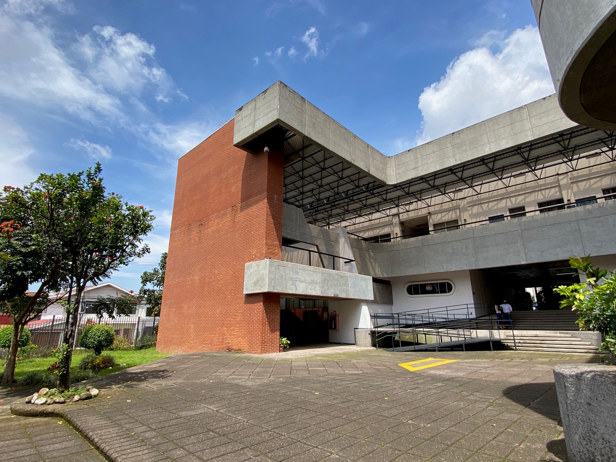 office buidling complex for lease or sale in los yoses view 003.jpg