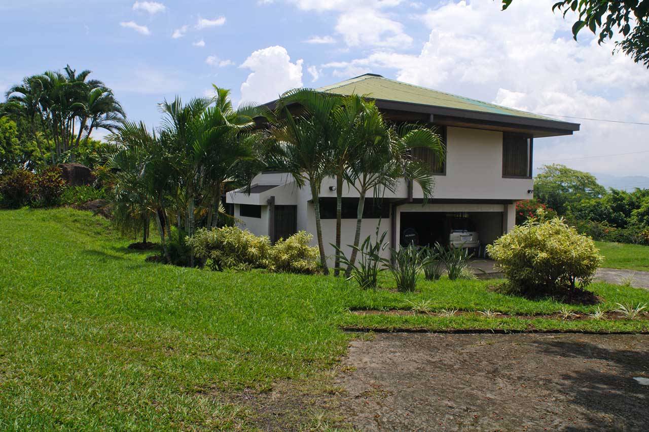 country side home on a large plot for sale view 006.jpg