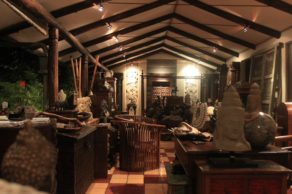 park cafe inside front entrance11.jpg