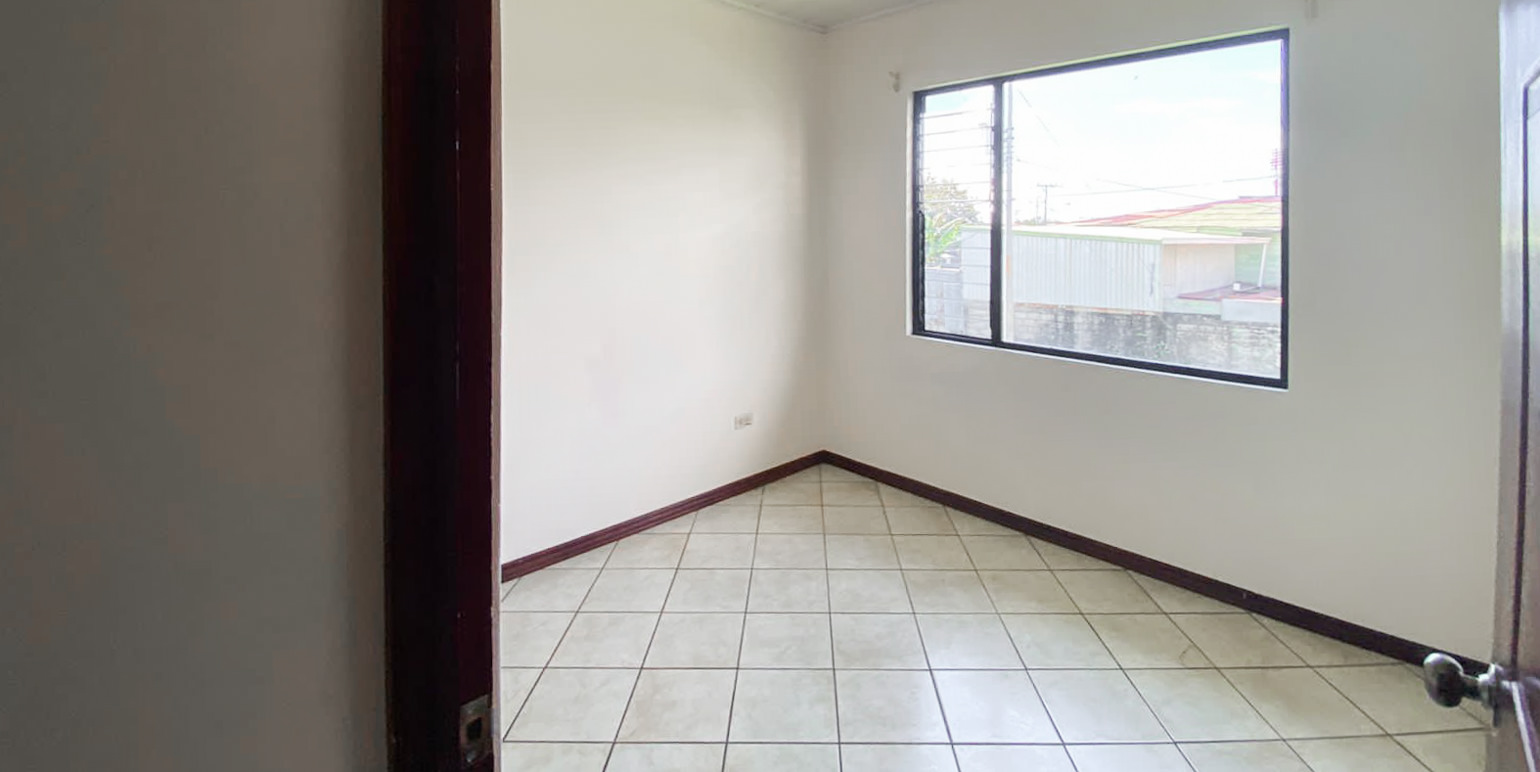 vacant apartment complex investment view 002.jpg