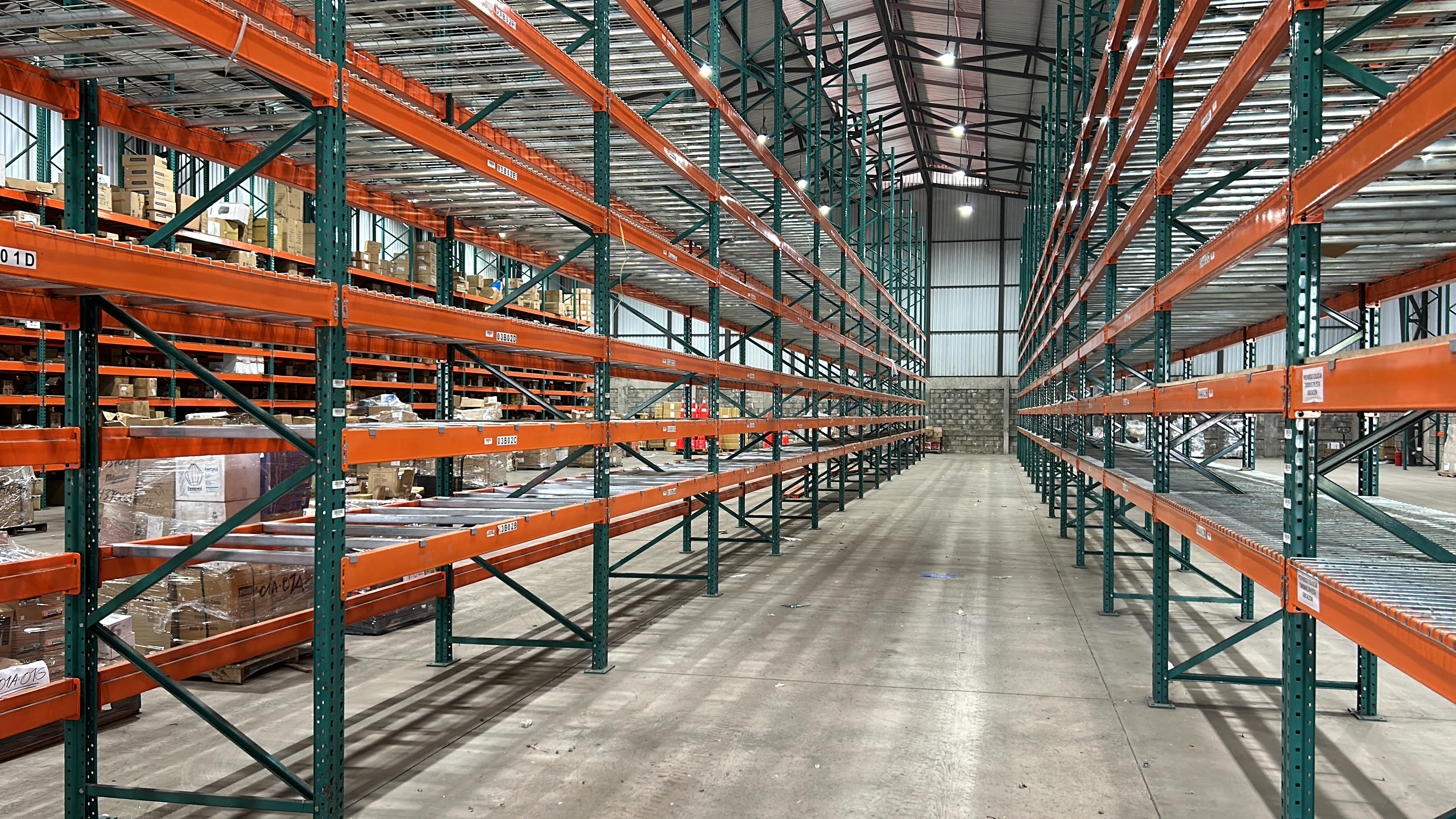 expansive warehouse for sale in san francisco de dos rios view 018.jpg