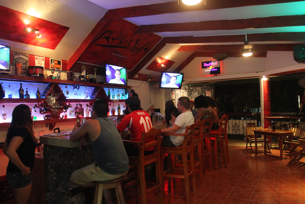 restaurant bar area5.jpg