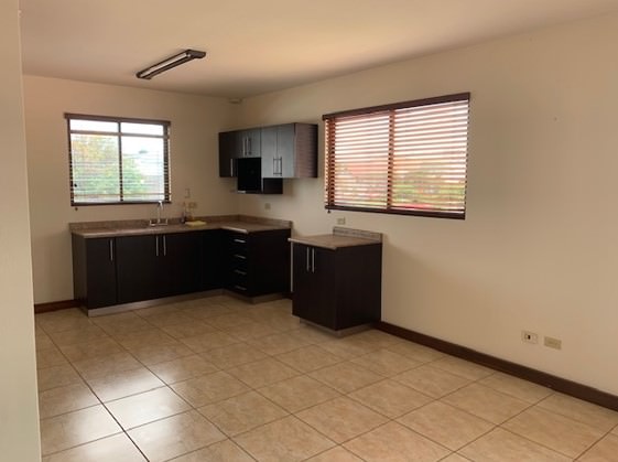 office building with warehouse in uruca view 005.jpg