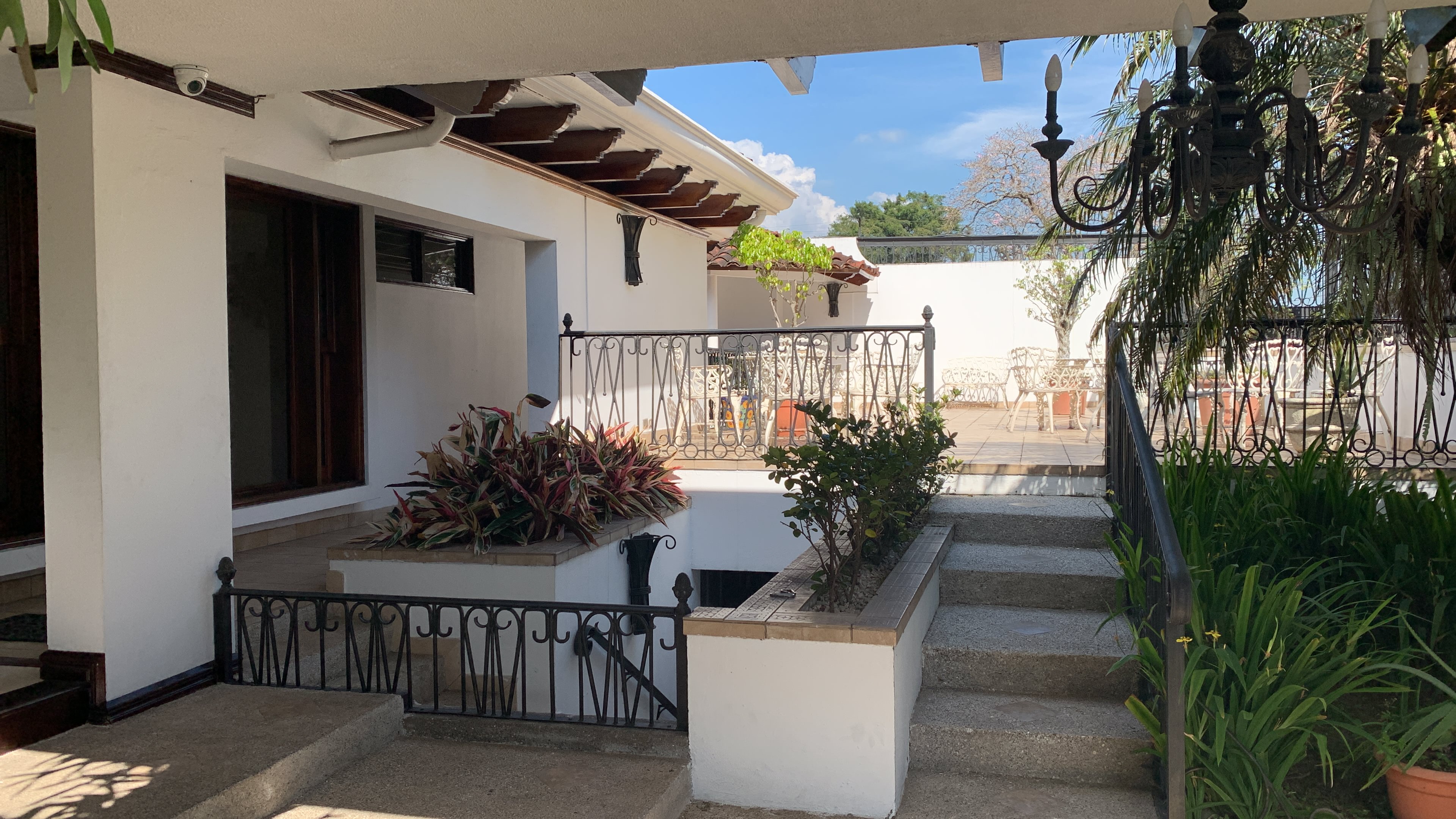 commercial use house for sale in san pedro view 031.jpg