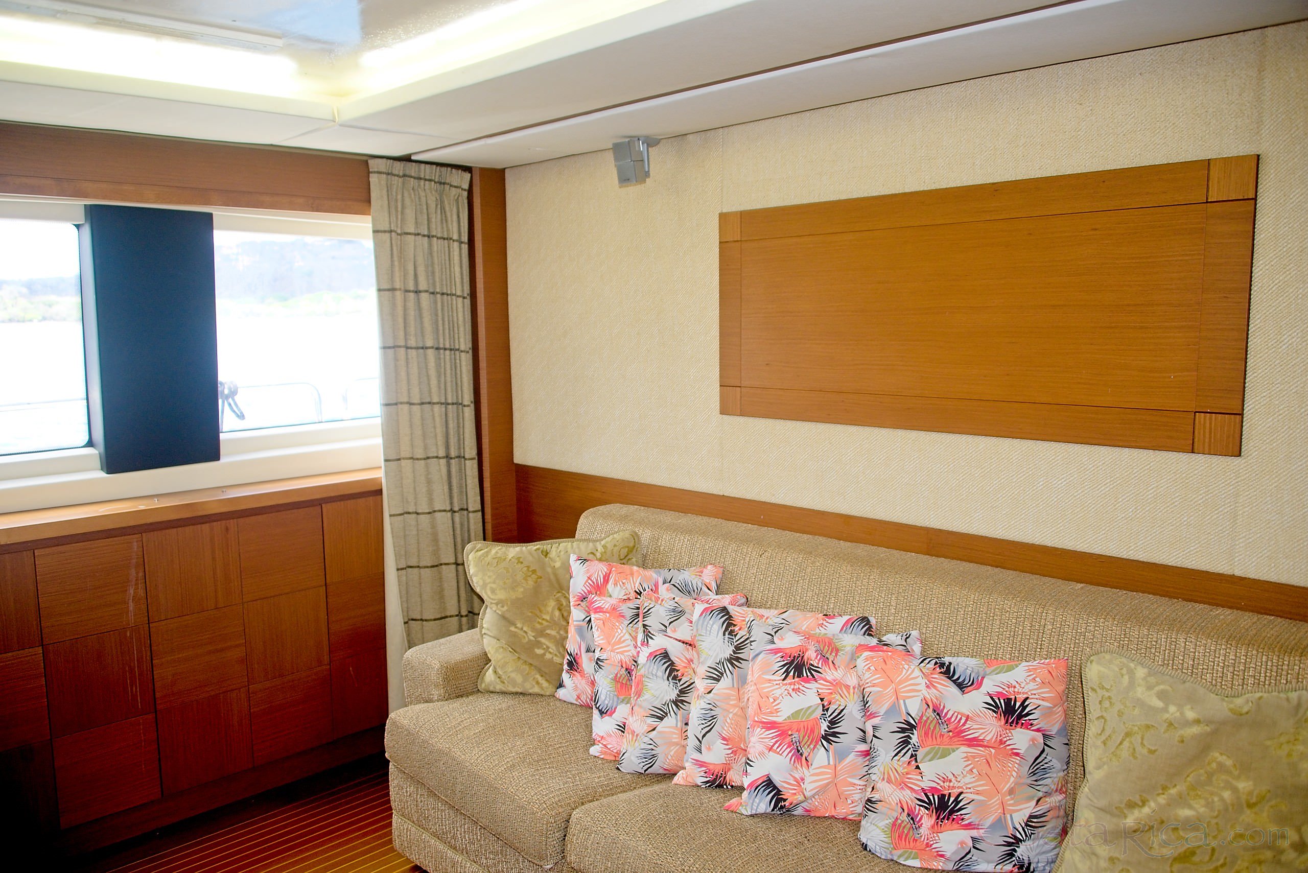 yacht azimut tv room coach.jpg