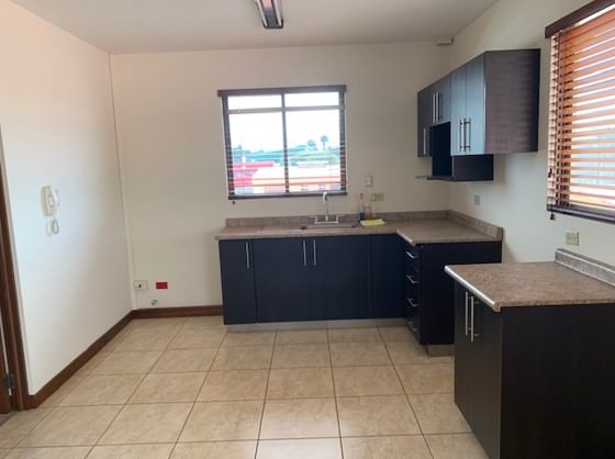 office building with warehouse in uruca view 007.jpg