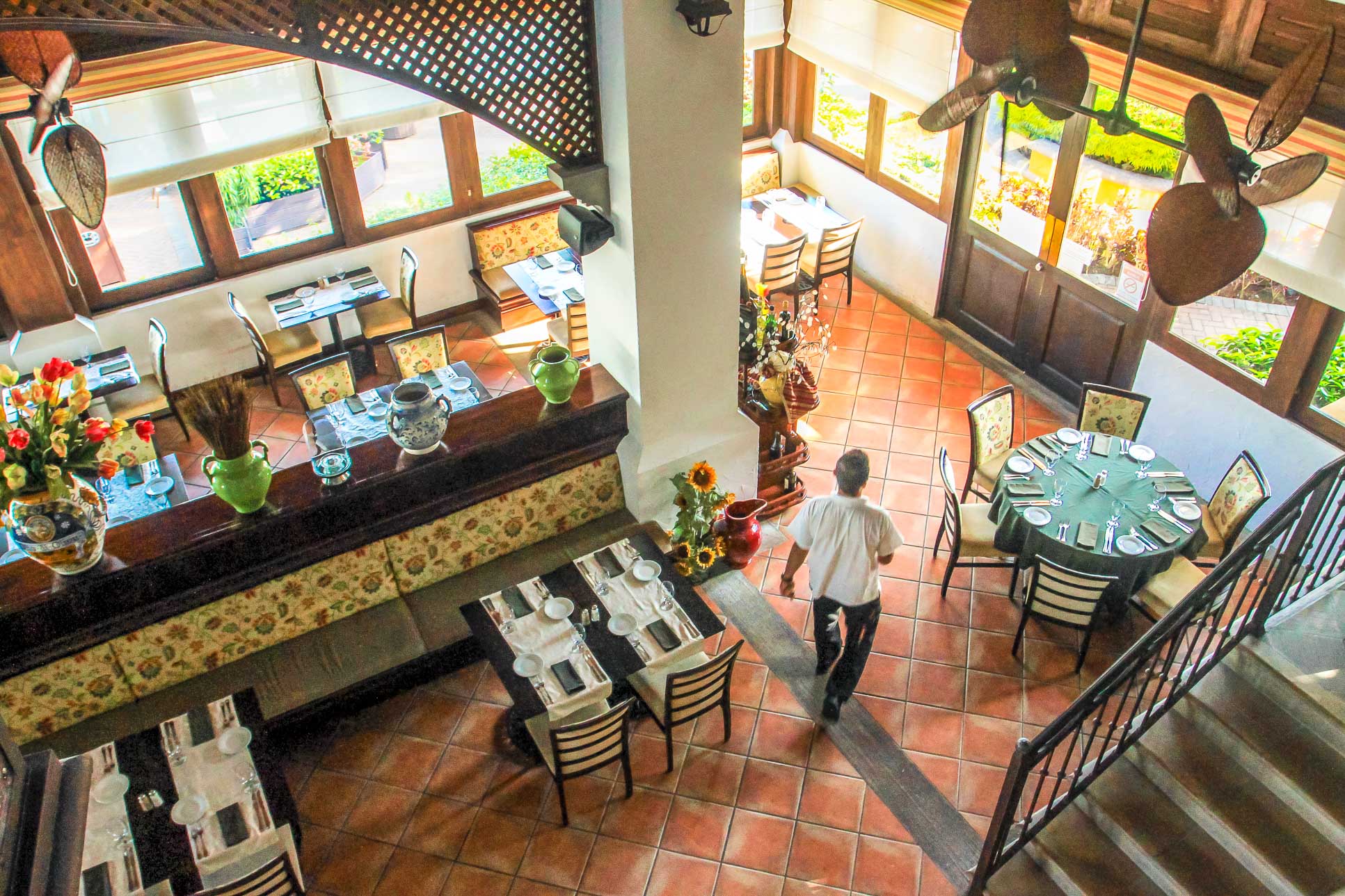 lanterna restaurant interior 5.jpg