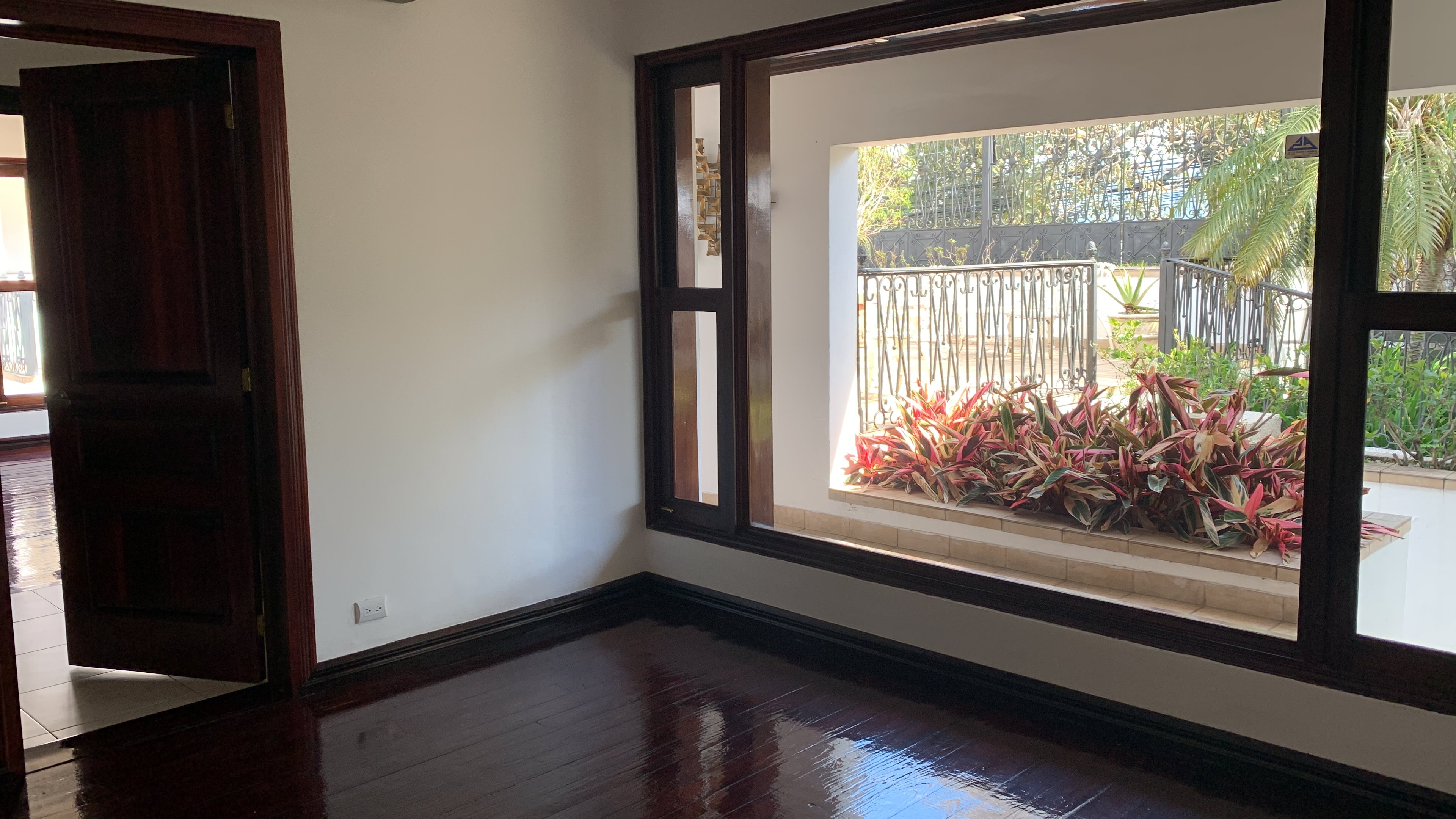 commercial use house for sale in san pedro view 021.jpg