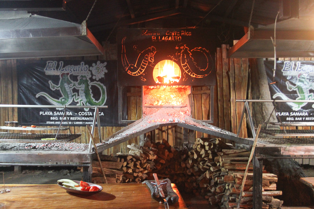 grill area in action el lagarto 7.jpg