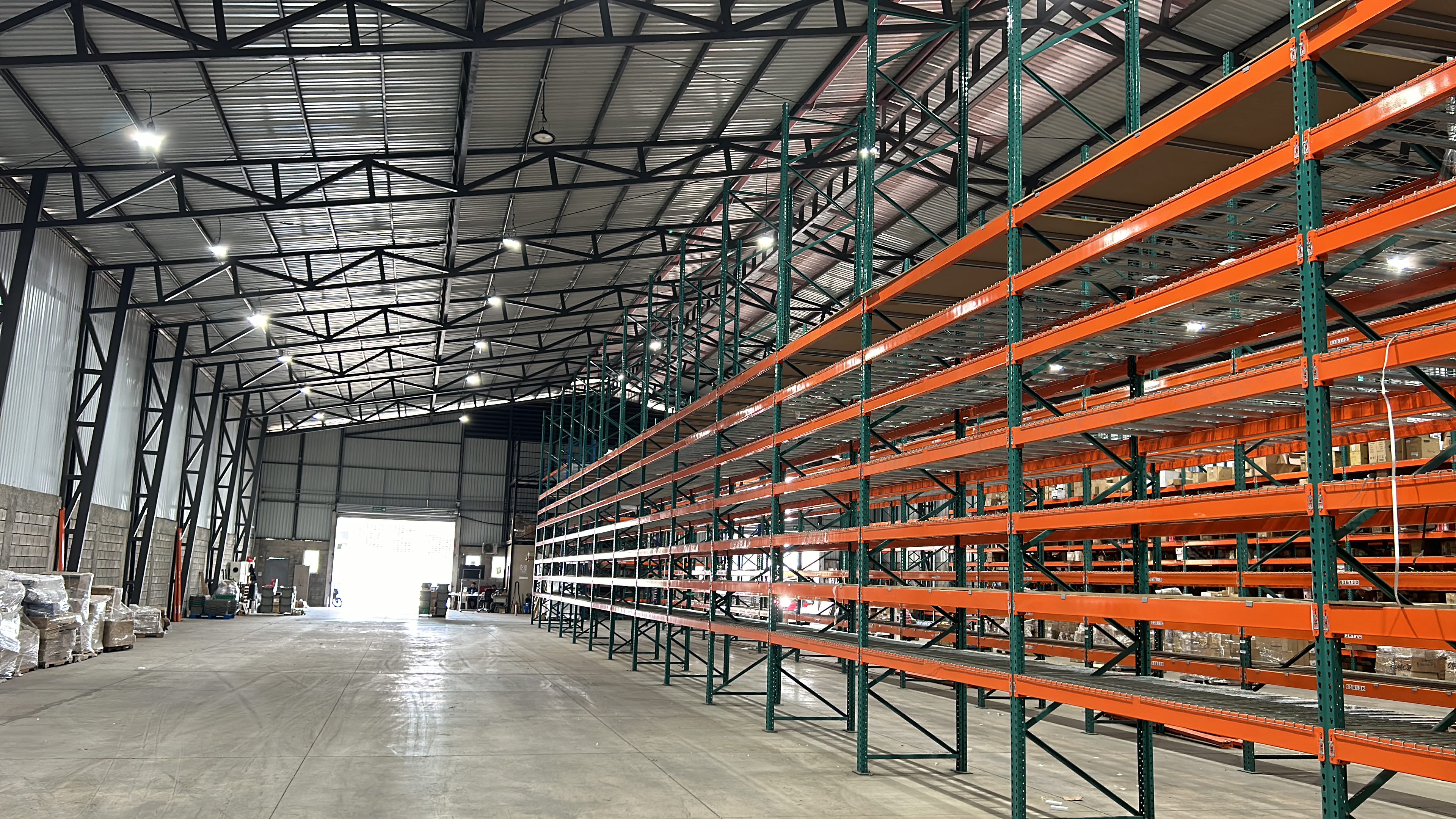 expansive warehouse for sale in san francisco de dos rios view 012.jpg
