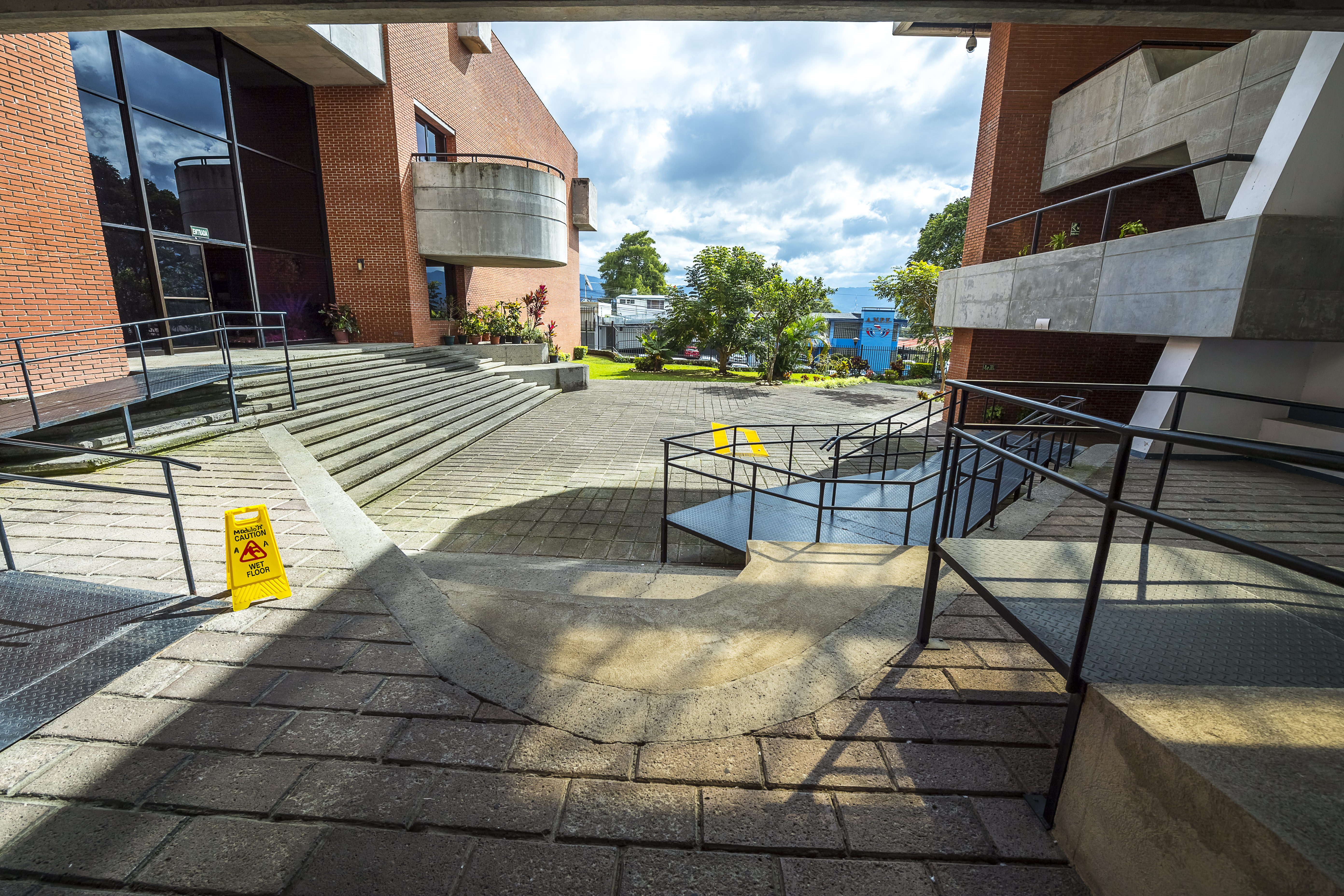 office buidling complex for lease or sale in los yoses view 009.jpg