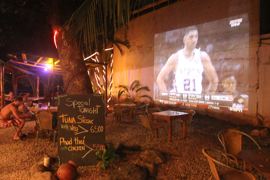 projector screen 7.jpg