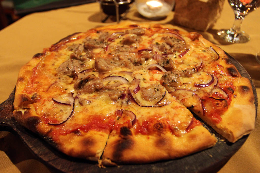 tramonti pizza 1.jpg