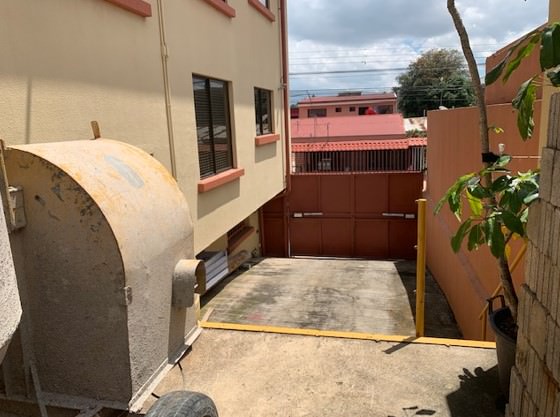 office building with warehouse in uruca view 029.jpg