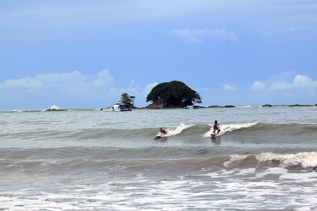 Surfing in Dominicalito