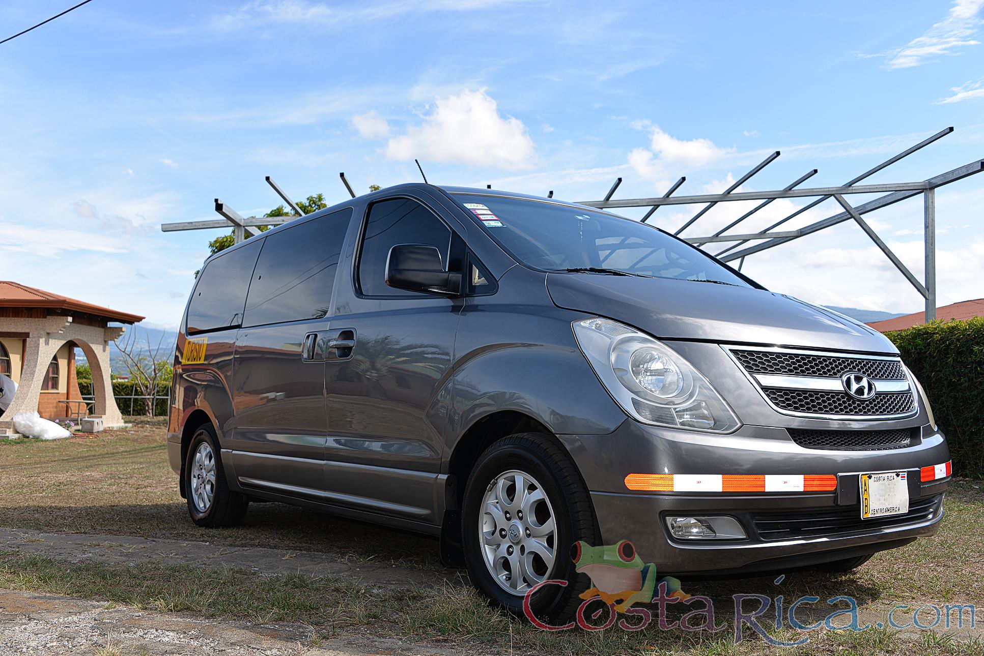 Hyundai H Van Heredia Lateral Passenger Side View