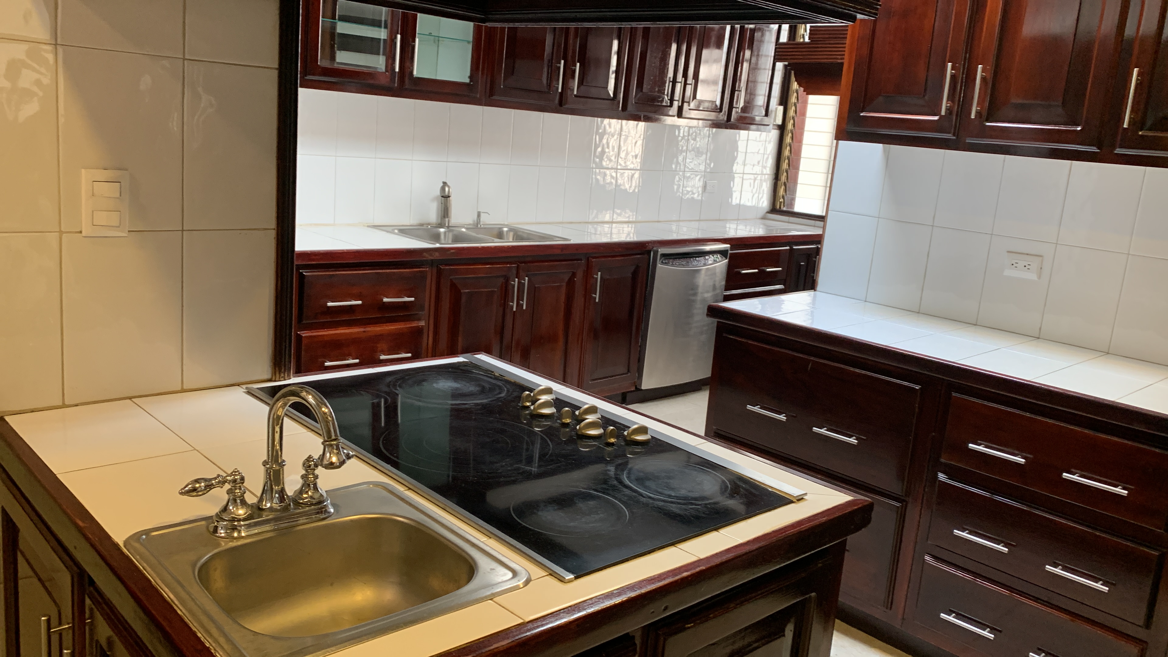 commercial use house for sale in san pedro view 022.jpg