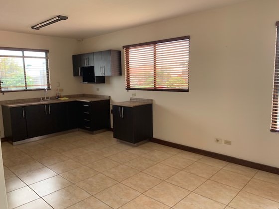 office building with warehouse in uruca view 016.jpg