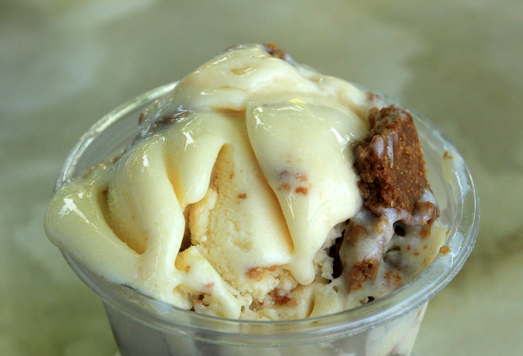 lanterna restaurant passionfruit ice cream 6.jpg