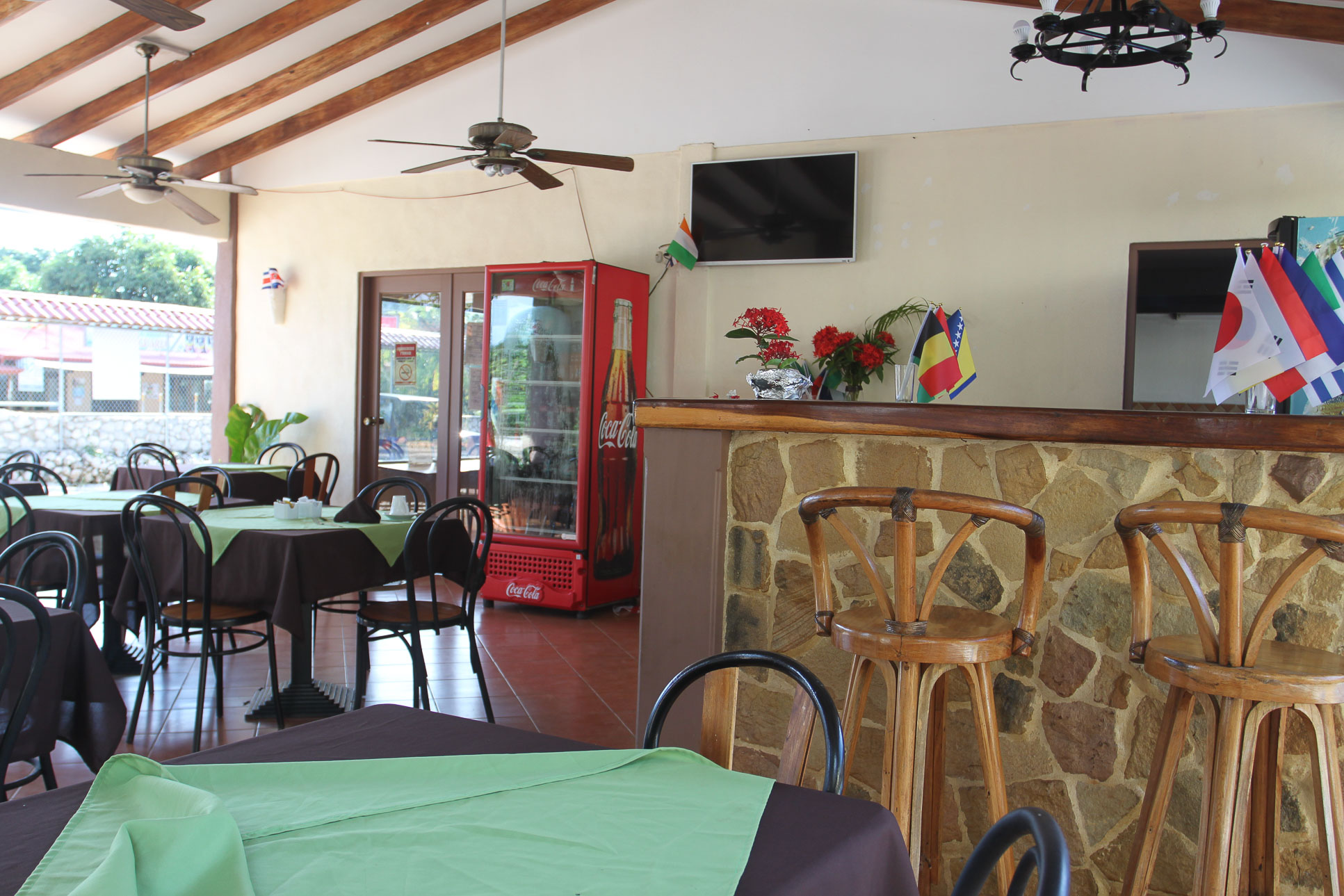 Bar Area Hotel Puerto Carrillo